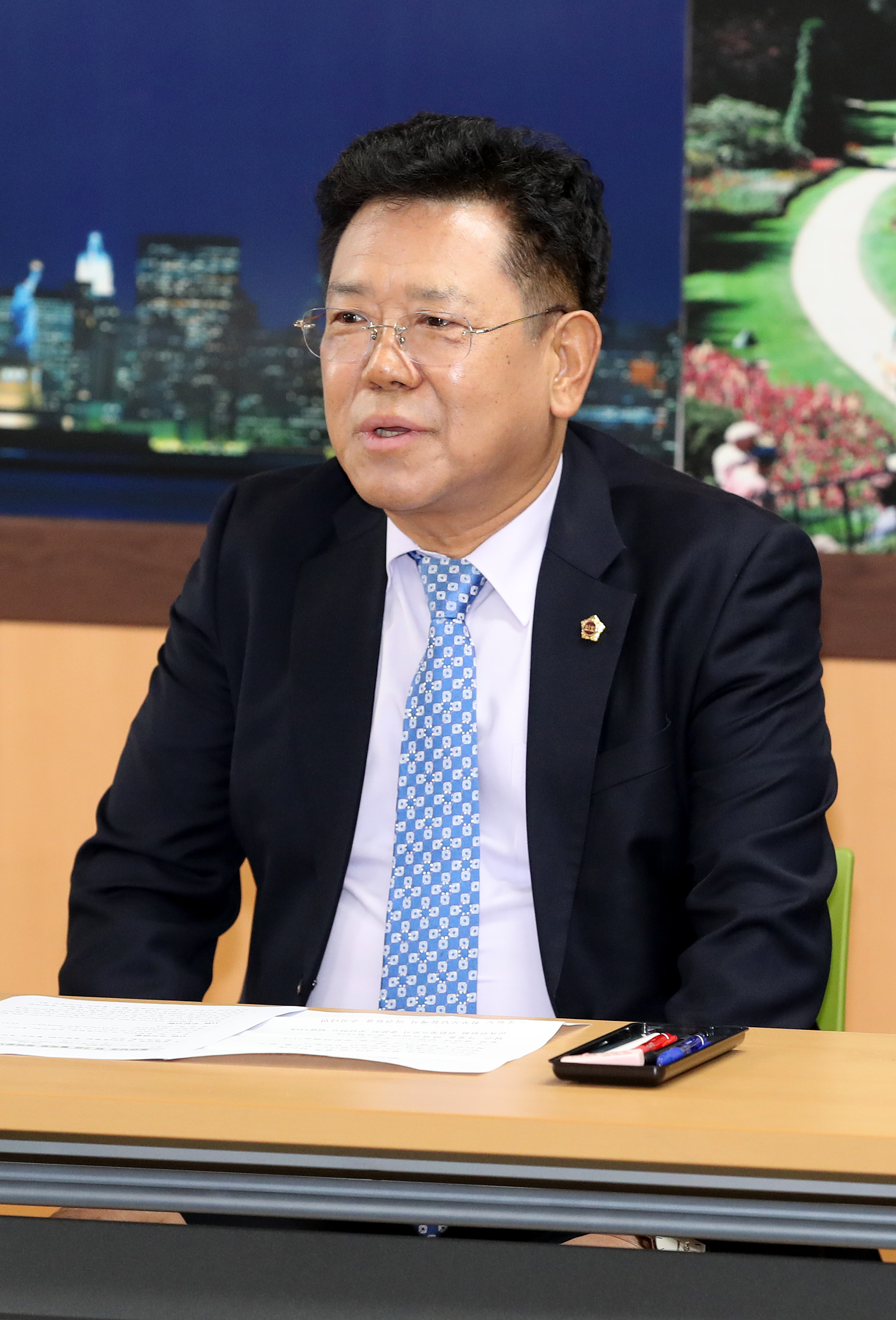 김강래 교육위원장, 인주중학교에서 감사패 수령 이미지 3