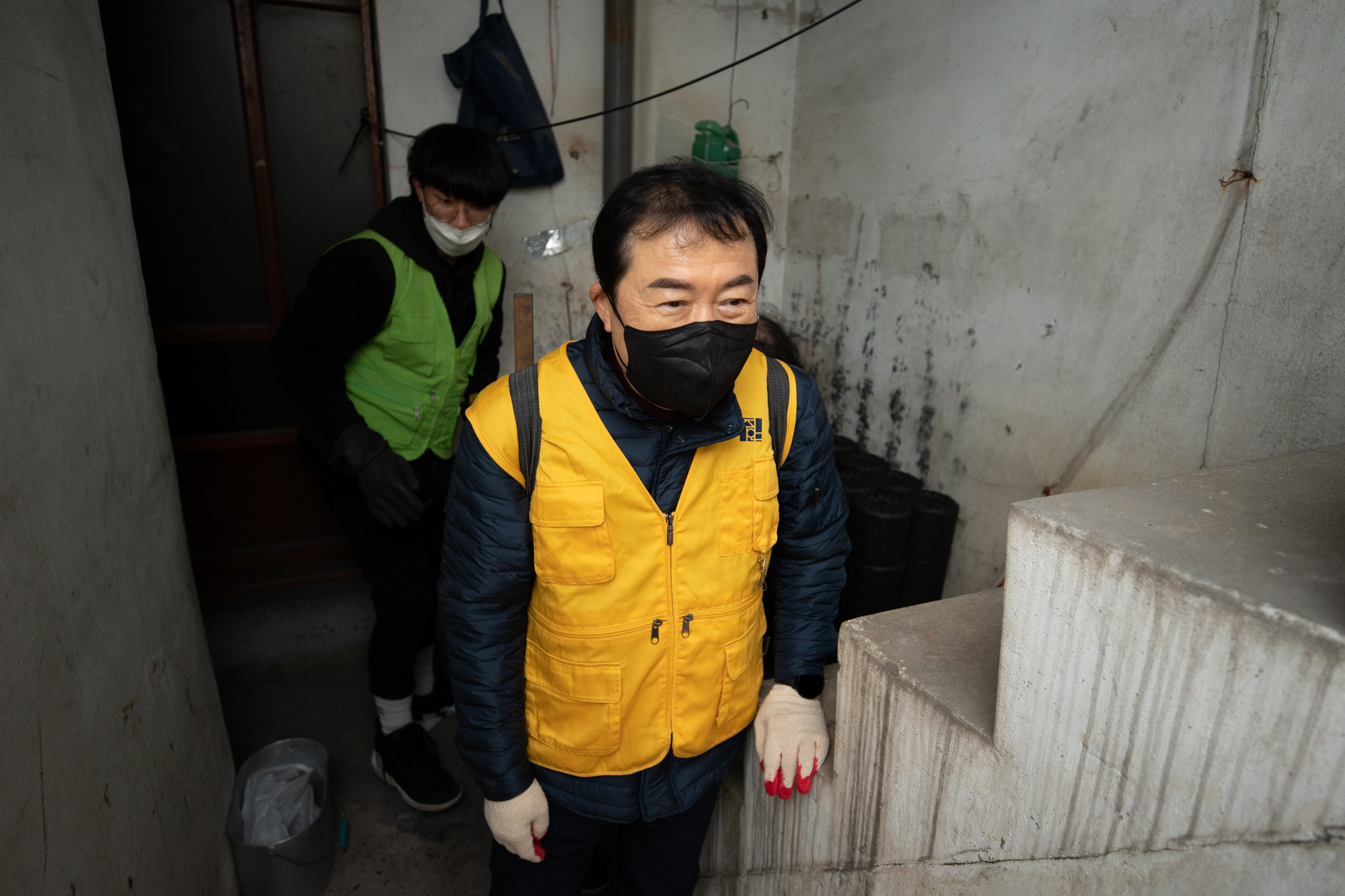 신은호 의장, 연탄봉사활동 참여 이미지 2