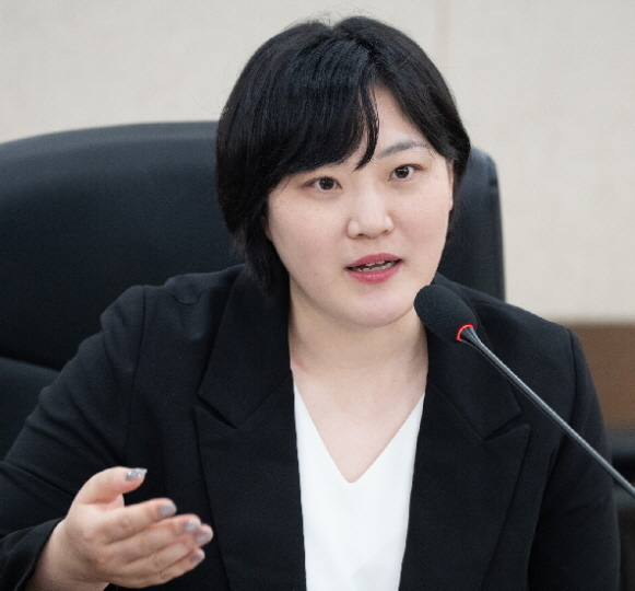 인천시의회 이단비 의원, 75세 이상 노인 시내버스 무료화 추진 이미지 3