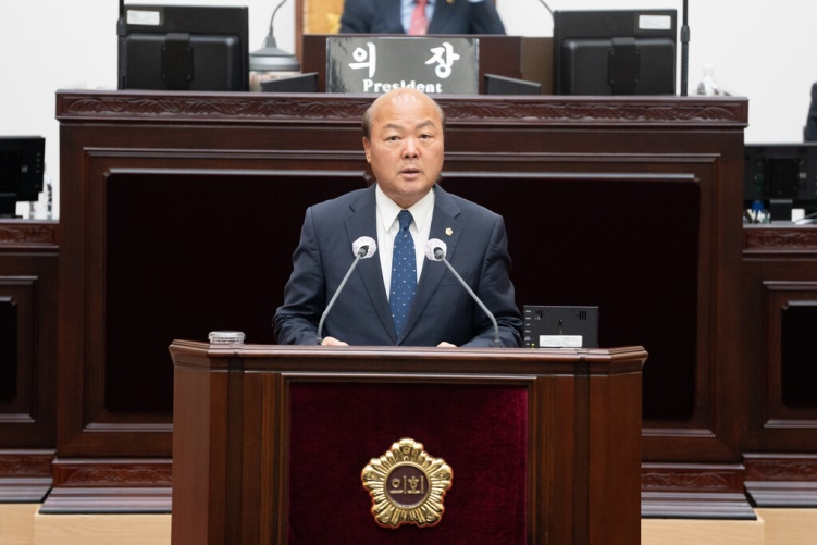 인천시의회, 러브버그 선제 방역체계 구축 추진 이미지 2