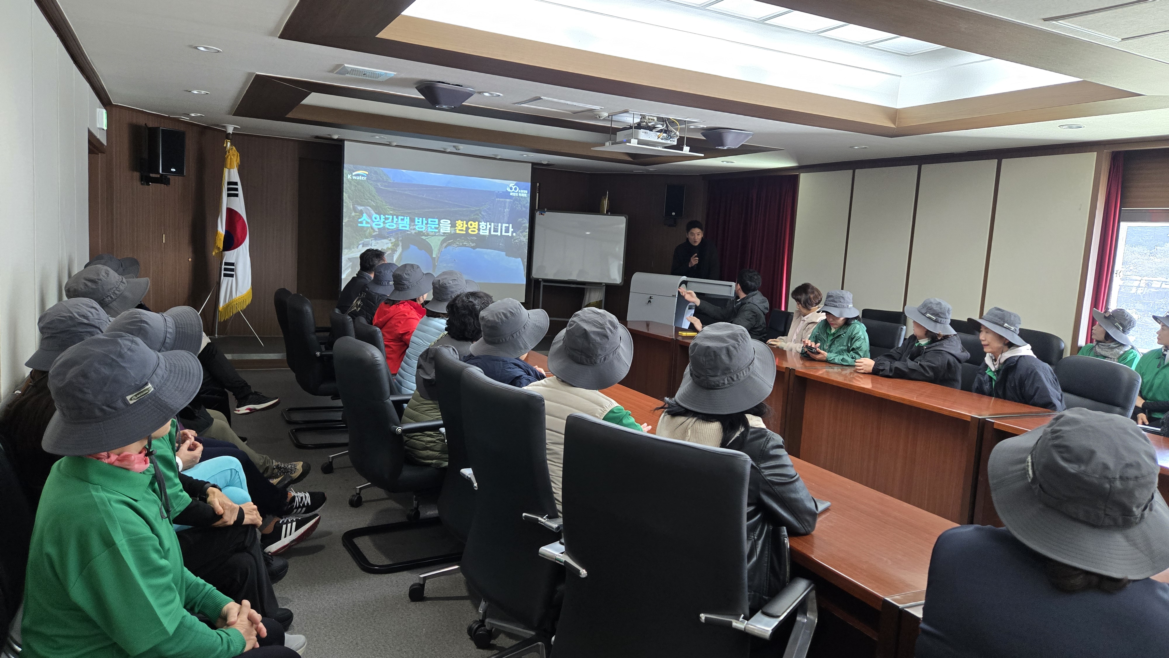 인천시의회, 양구군·춘천시 수자원 시설 견학 이미지 3