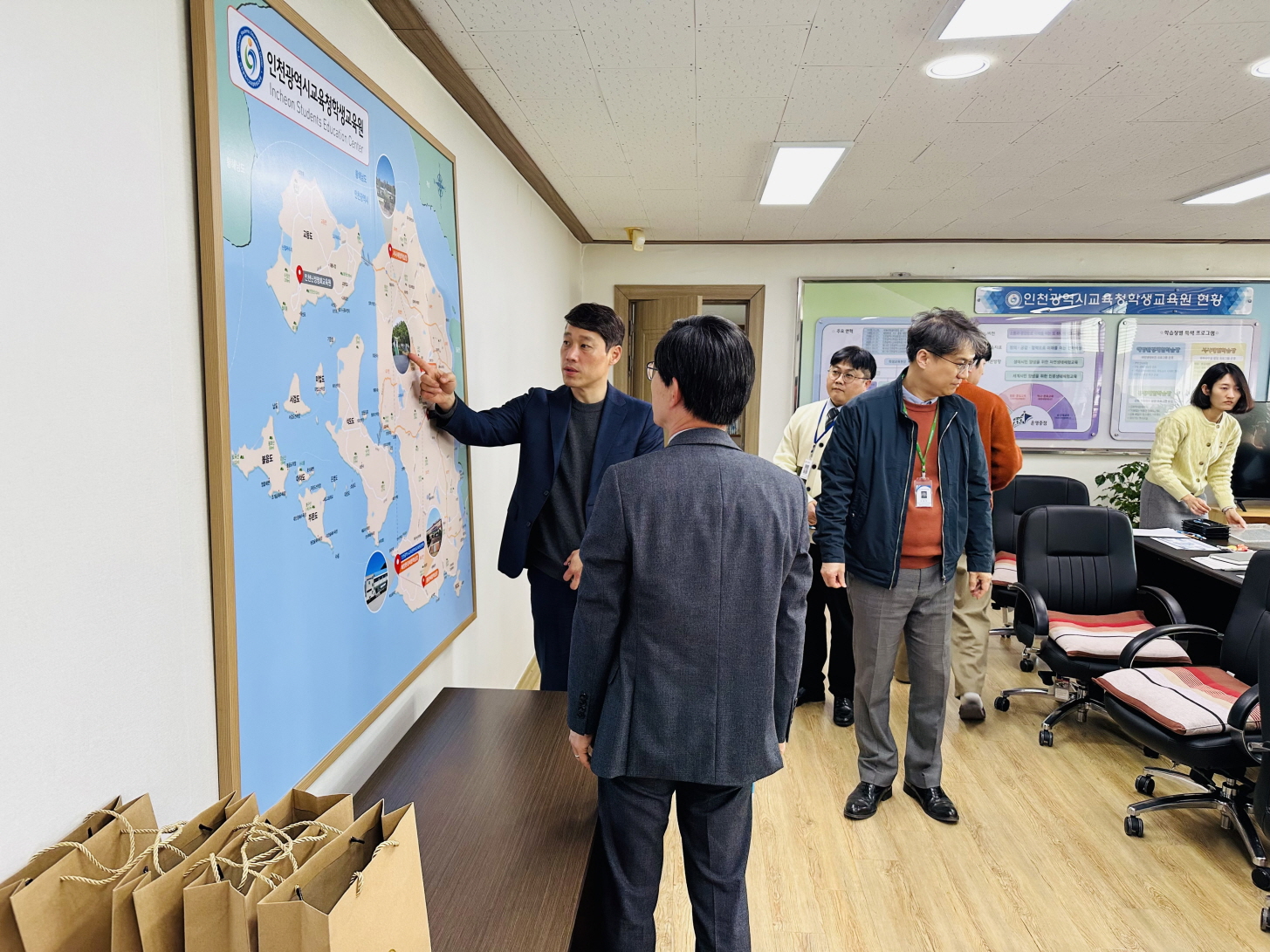 인천시의회 이용창 교육위원장, 강화지역 교육환경 개선 논의 이미지 4