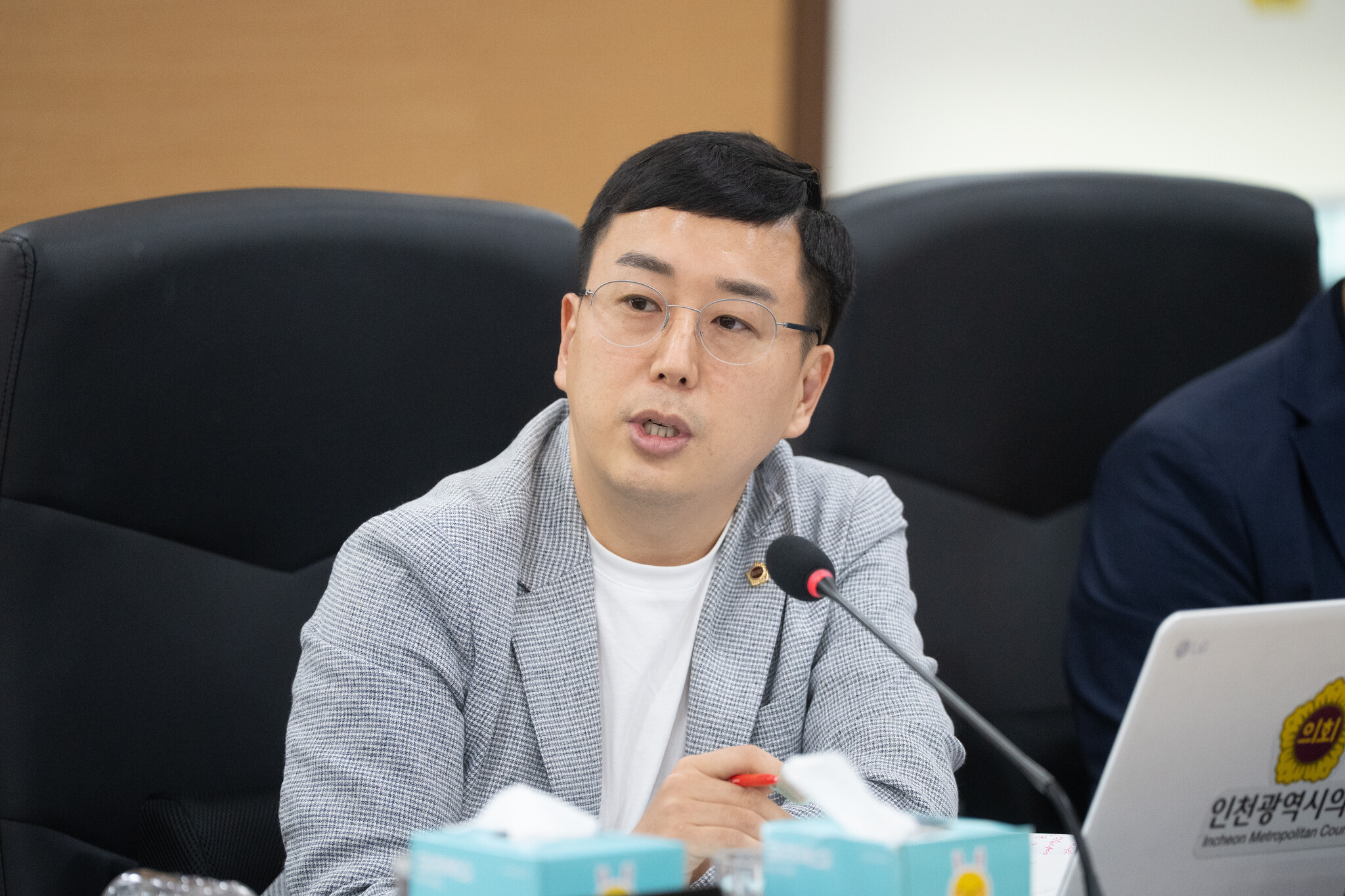 인천시의회 김동민 의원, 친환경 현수막 사용·폐현수막 재활용 제도화 이미지 2