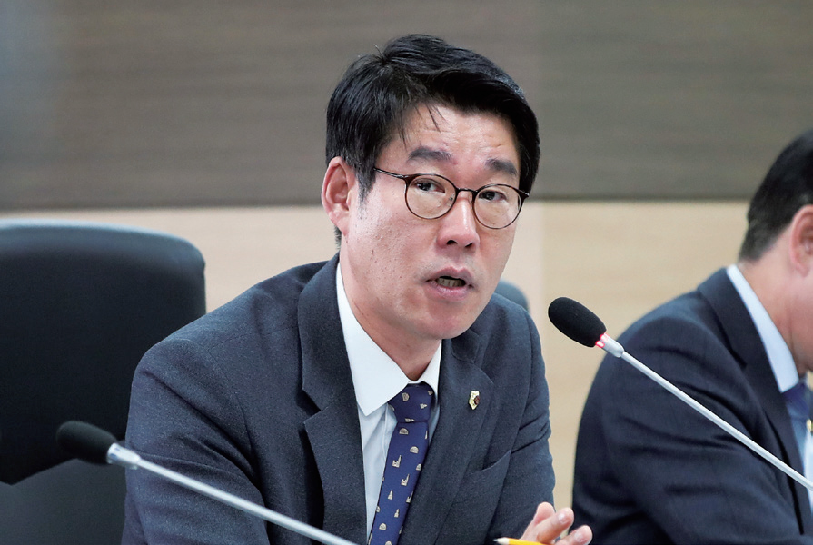 김성준 부위원장