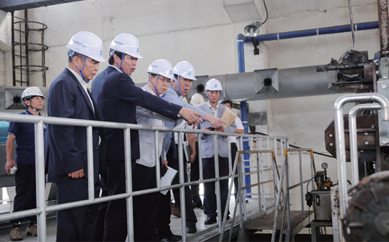 안전관리 현장감독중인 사진