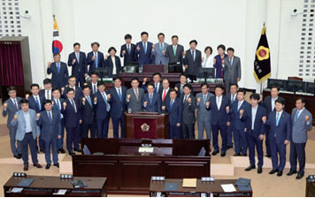 제8대 의회 사진