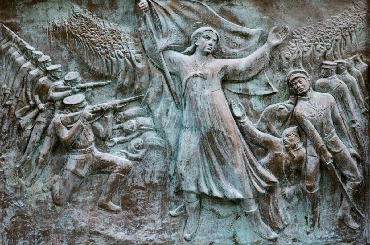 이수봉과 이중화, 이억근과 전정윤의 엇갈린 조국, 엇갈린 삶