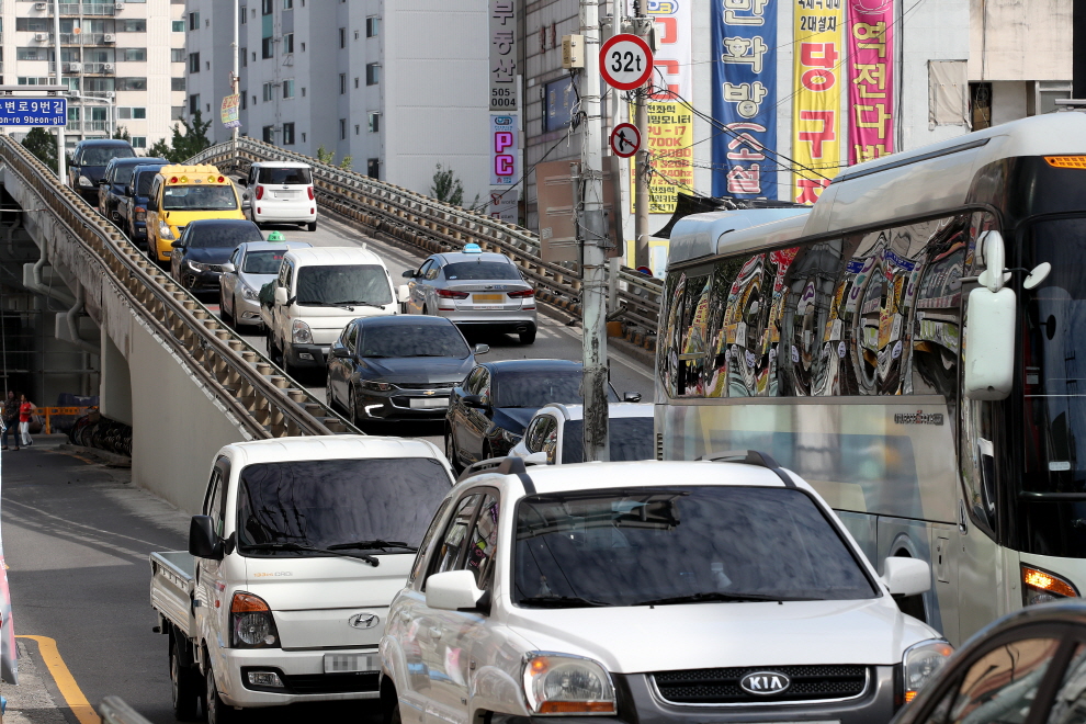 상습정체구간인 부개고가교. 이로 인해 화재현장 출동 골든타임이 초과되고 있다.