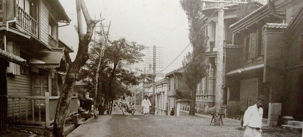 역사와 미래가 공존하는 길