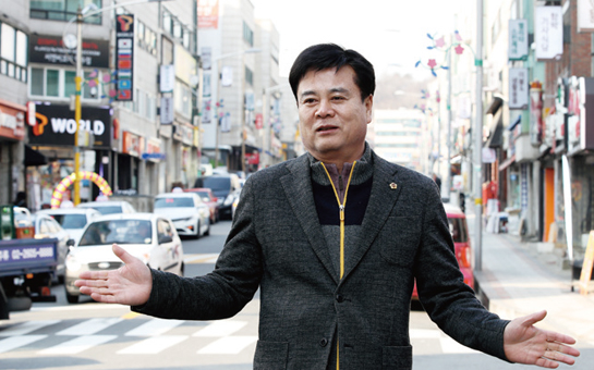 김준식 의원은 고려인 등 이주민을 위한 정책에 힘쓸 것을 약속했다.