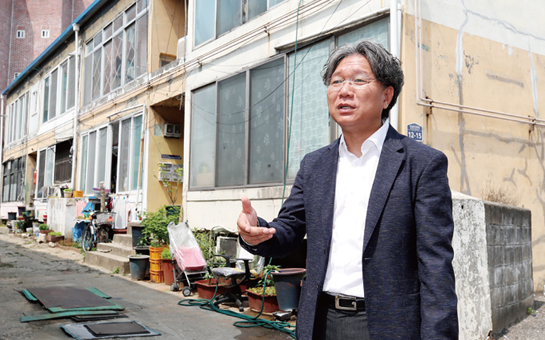 효성마을사업 필요성을 강조하는 손 의원