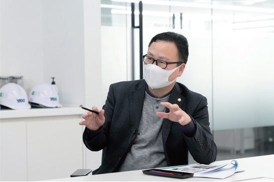 친환경 정책에 대해 의견을 말하는 전재운 의원