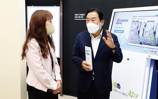 부평구 도시재생홍보관을 찾은 신은호 의원