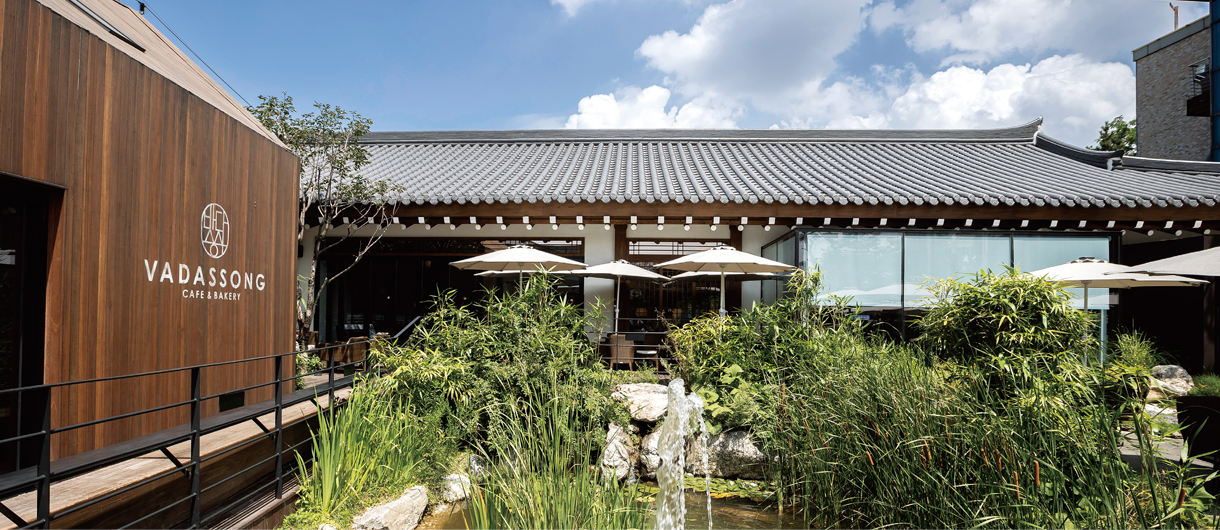 한옥에 커피를 담다