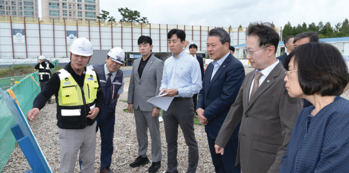 의회운영위원회 사진