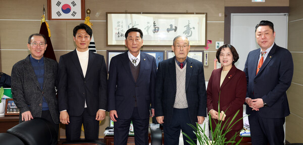 의장단 및 상임위원장단 대한노인회 인천시연합회 방문 대표 이미지